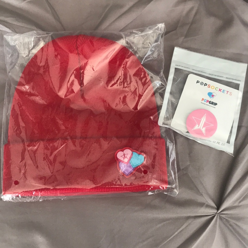 Jeffree Star Mystery Box (beanie & pop socket)